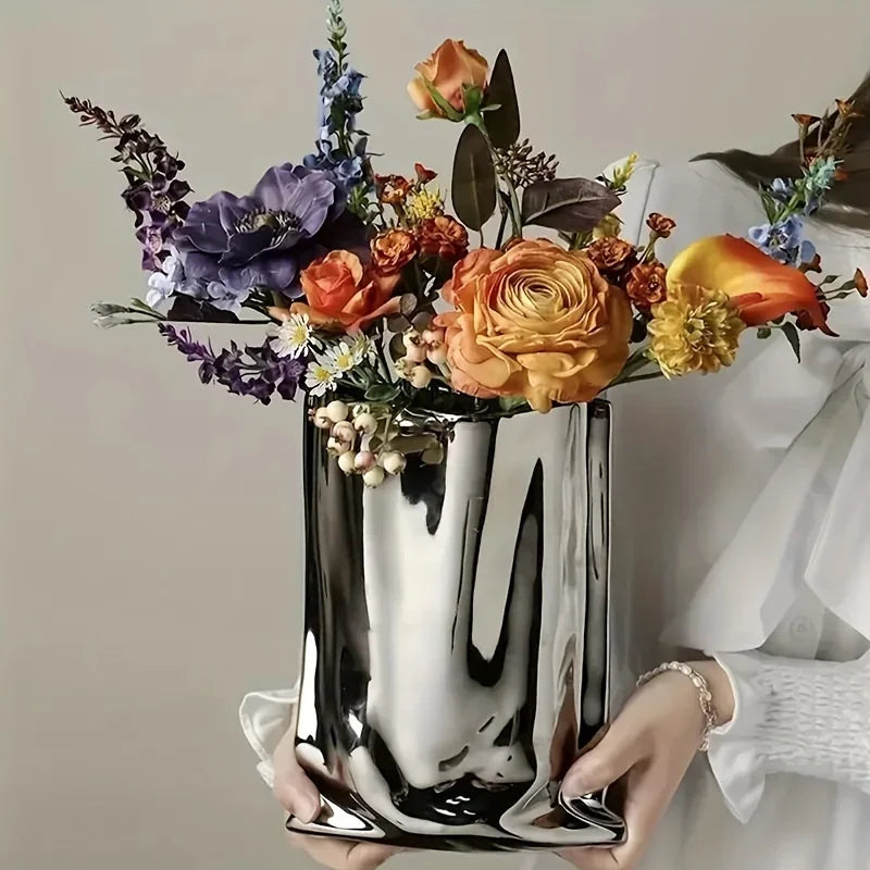 Luxurious And Elegant Creative Electroplated Silvery Ceramic Vase With A High-end Feel Suitable For Displaying Artificial Flower